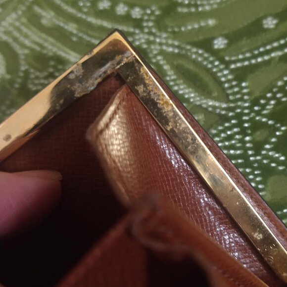 Louis Vuitton Monogram Kiss-lock Coin and Card Wallet - Picture 14 of 15